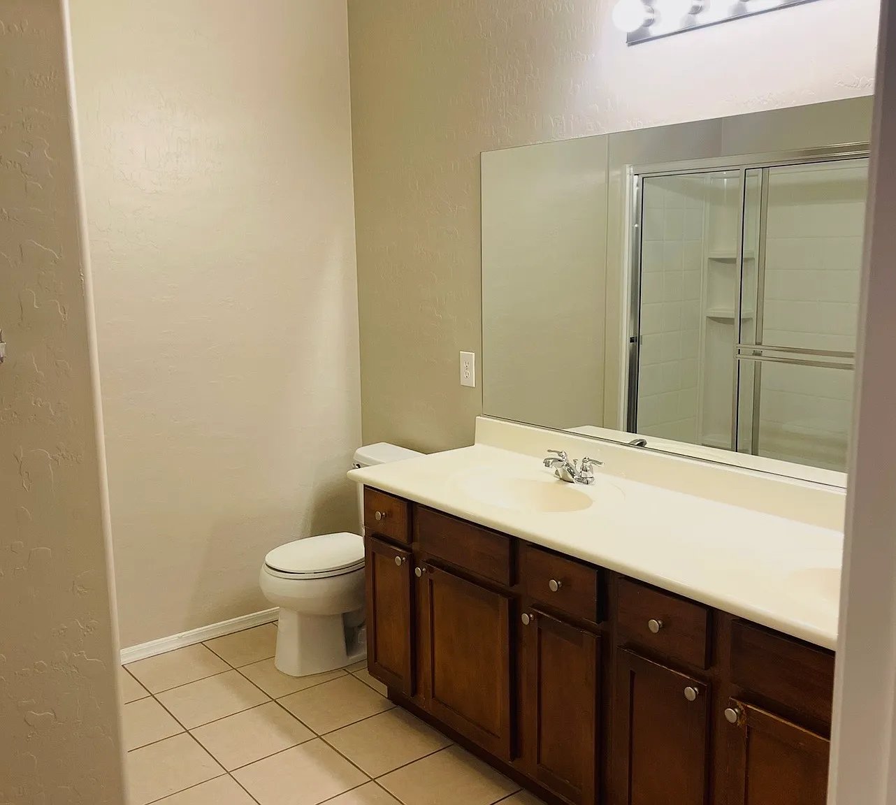 3 bed, 1454 sqft, $1,850 — Photo 2