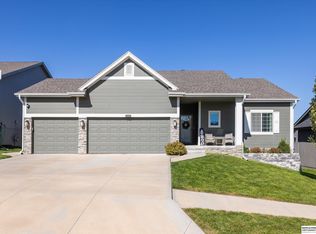 16618 Hanover St, Bennington, NE 68007