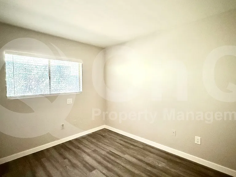 3002 E Waltann Ln #2 — Photo 16
