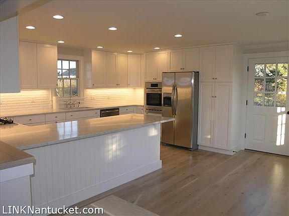 Kitchen door to side entrance.