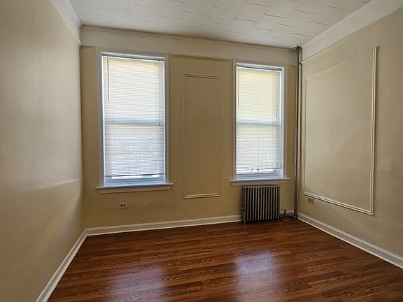 4th image of 2262 42nd St APT 1