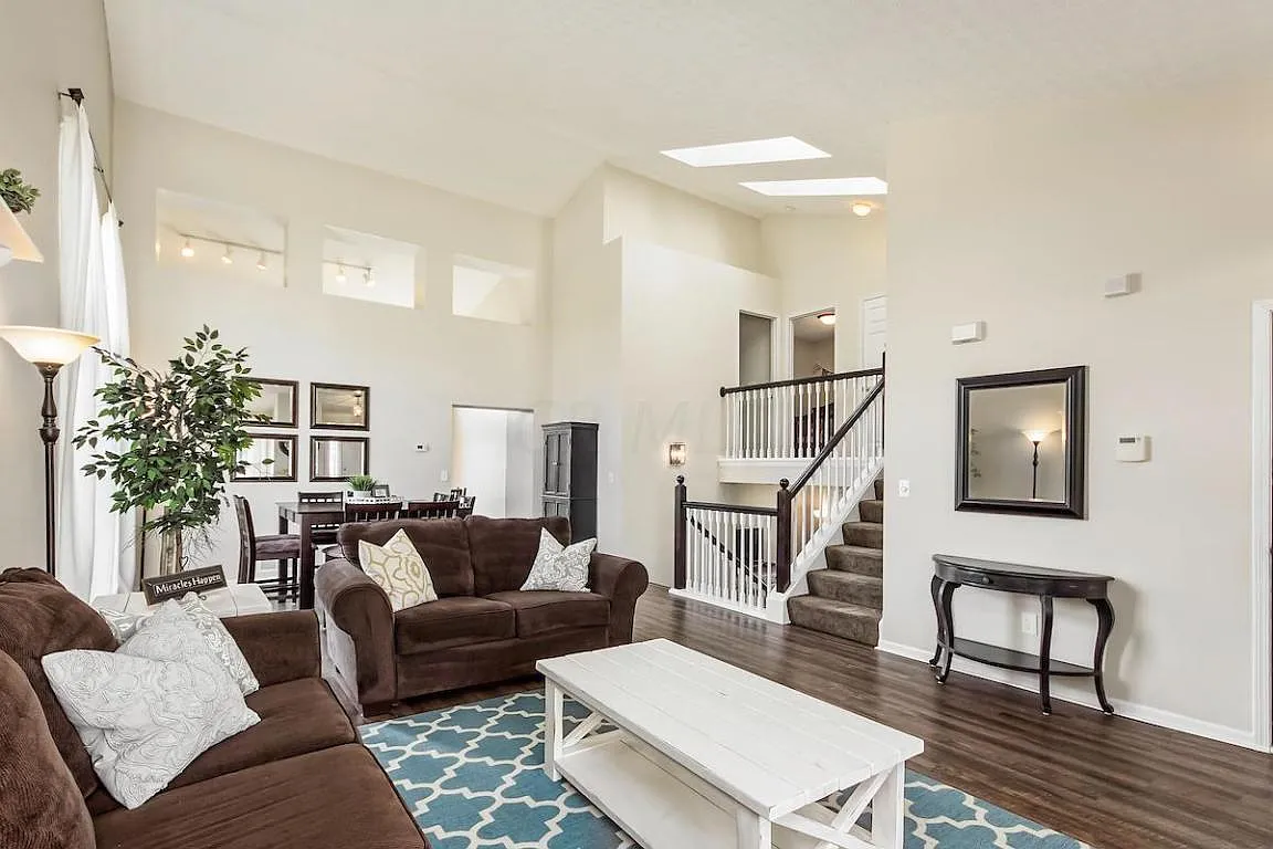 4 bed, 1784 sqft, $2,450 — Photo 2