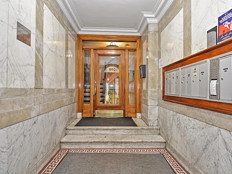 850 Massachusetts Ave #1 — Photo 21