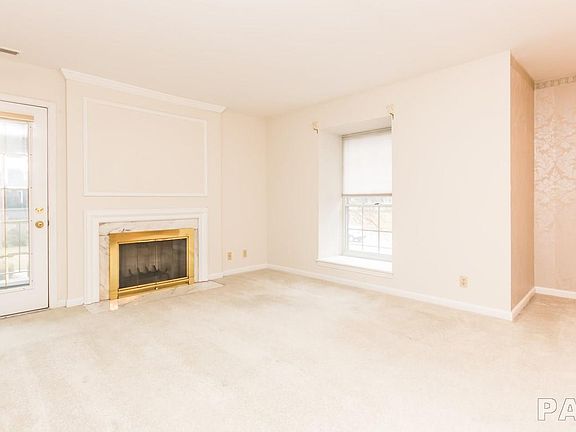 5th image of 4900 N Knoxville Ave #202A