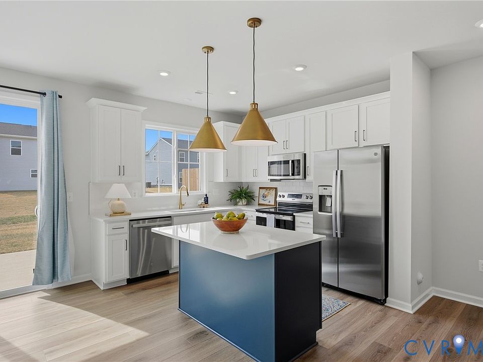 2nd image of 307 Brae Haven Dr