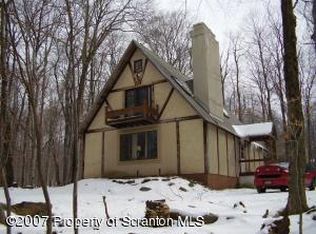 46 Raintree Rd, Newfoundland, PA 18445