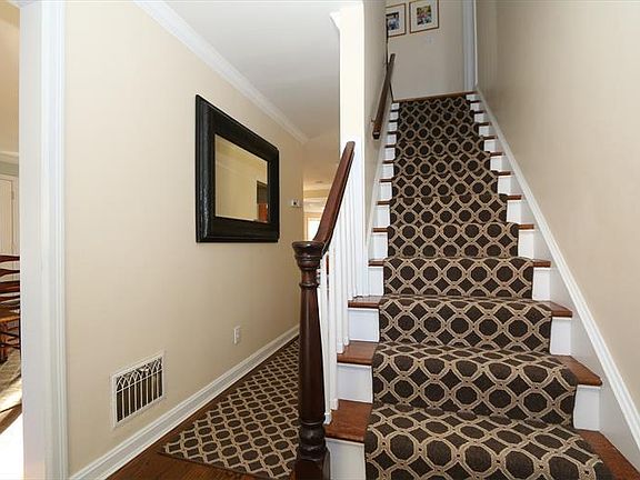 5th image of 307 Amherst Ave