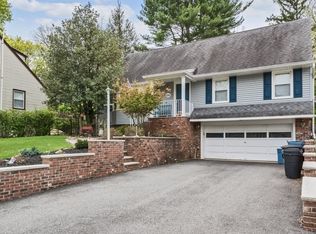 186 Hiawatha Blvd, Oakland, NJ 07436