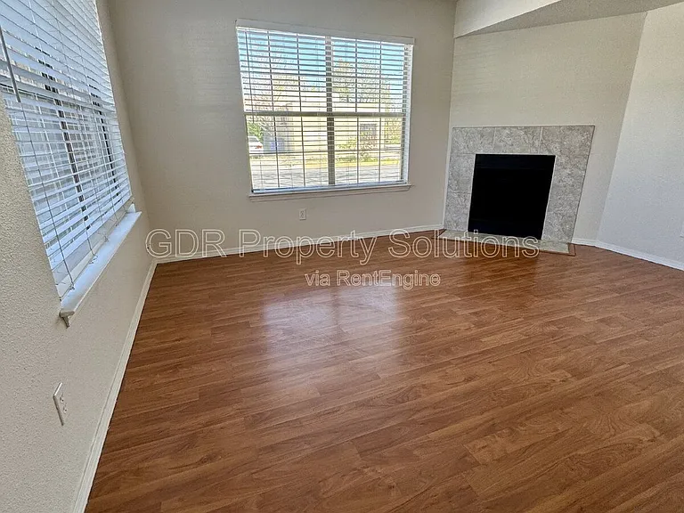700 Fruit Ave NW — Photo 8