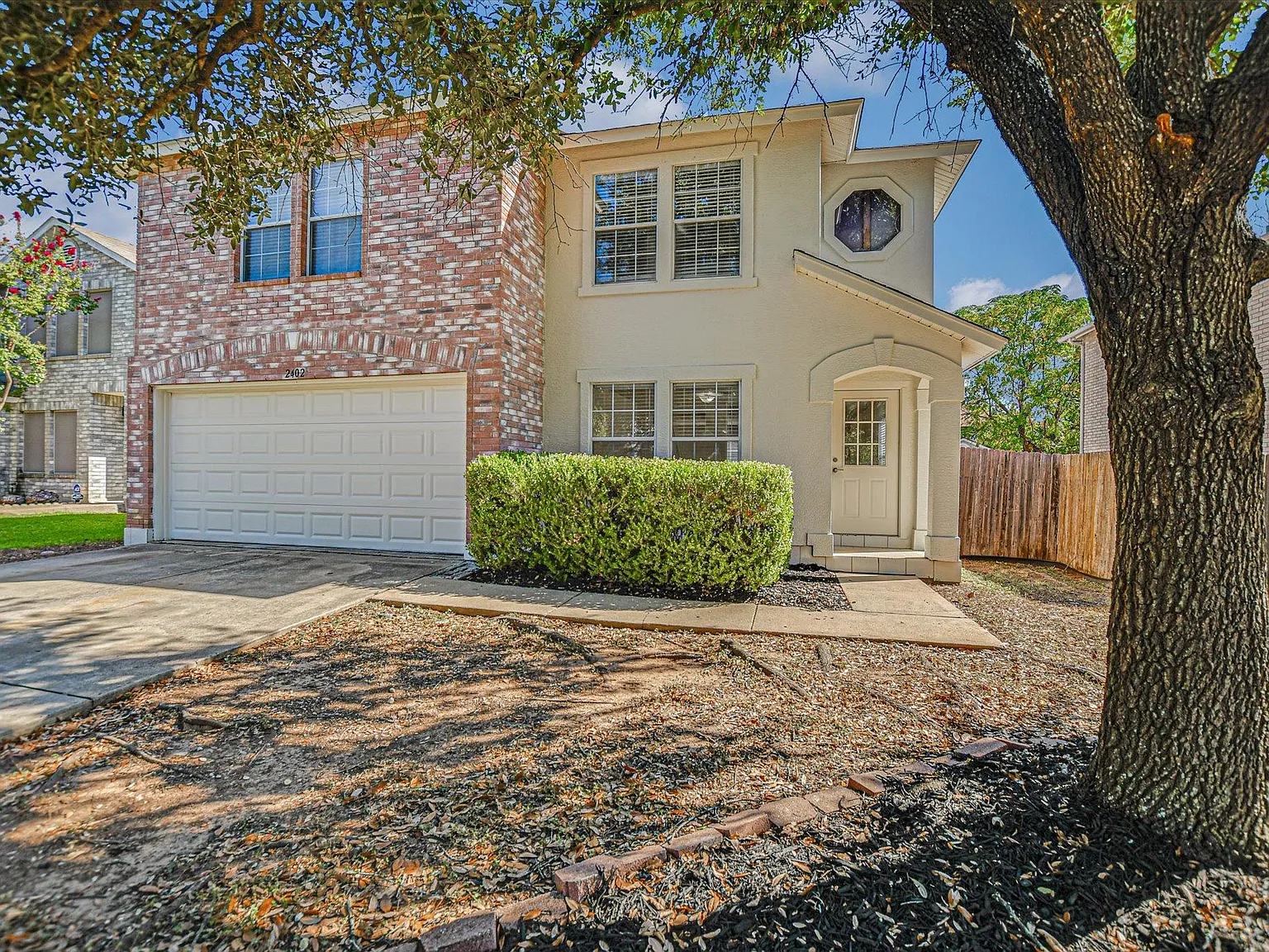 4 bed, 2.5 bath, 2593 sqft, $2,255 — Photo 1