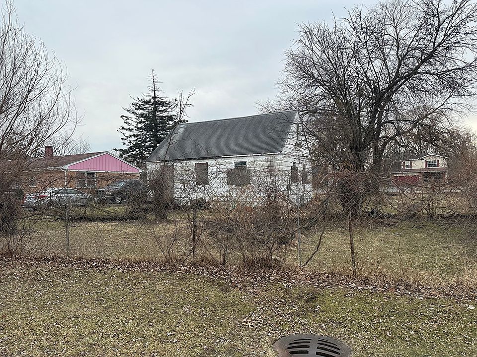 1st image of 3744 W 137th St