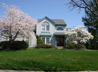 6 Robert Dr, Princeton Junction, NJ 08550