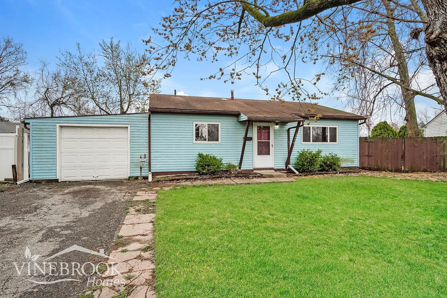 3805 E Deshler Ave photo 1