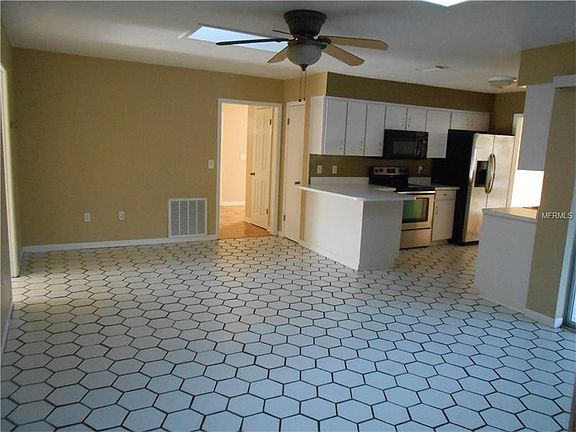 5th image of 6217 Elm Sq E