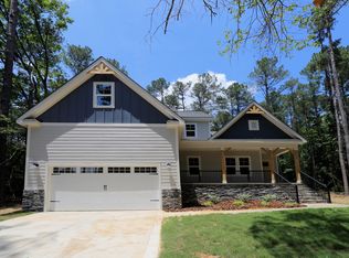 142 Lakeview Dr, Whispering Pines, NC 28327