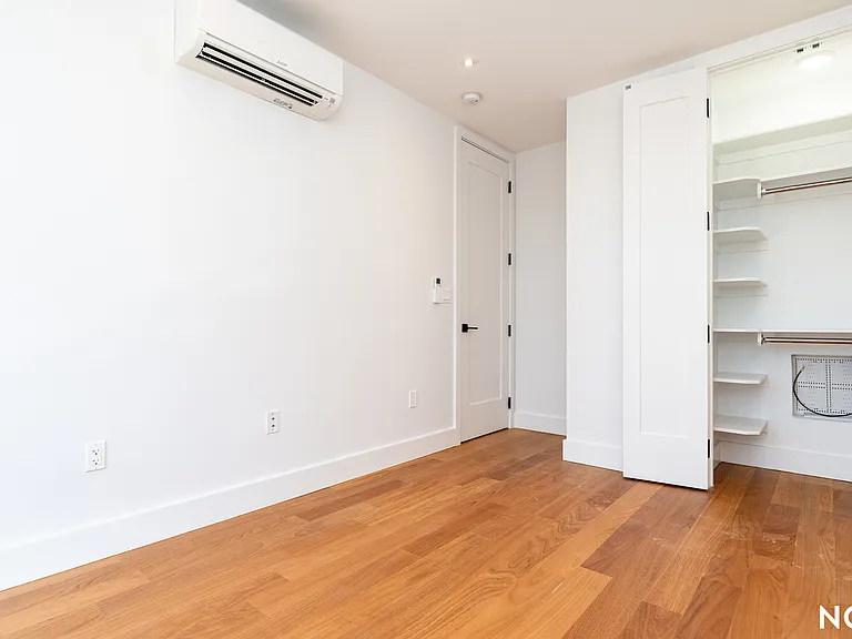 675 E 32nd St #42 — Photo 2