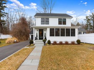 38 Pleasant St, Cos Cob, CT 06807
