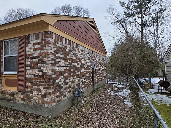 2nd image of 3304 Sweet Springs Dr