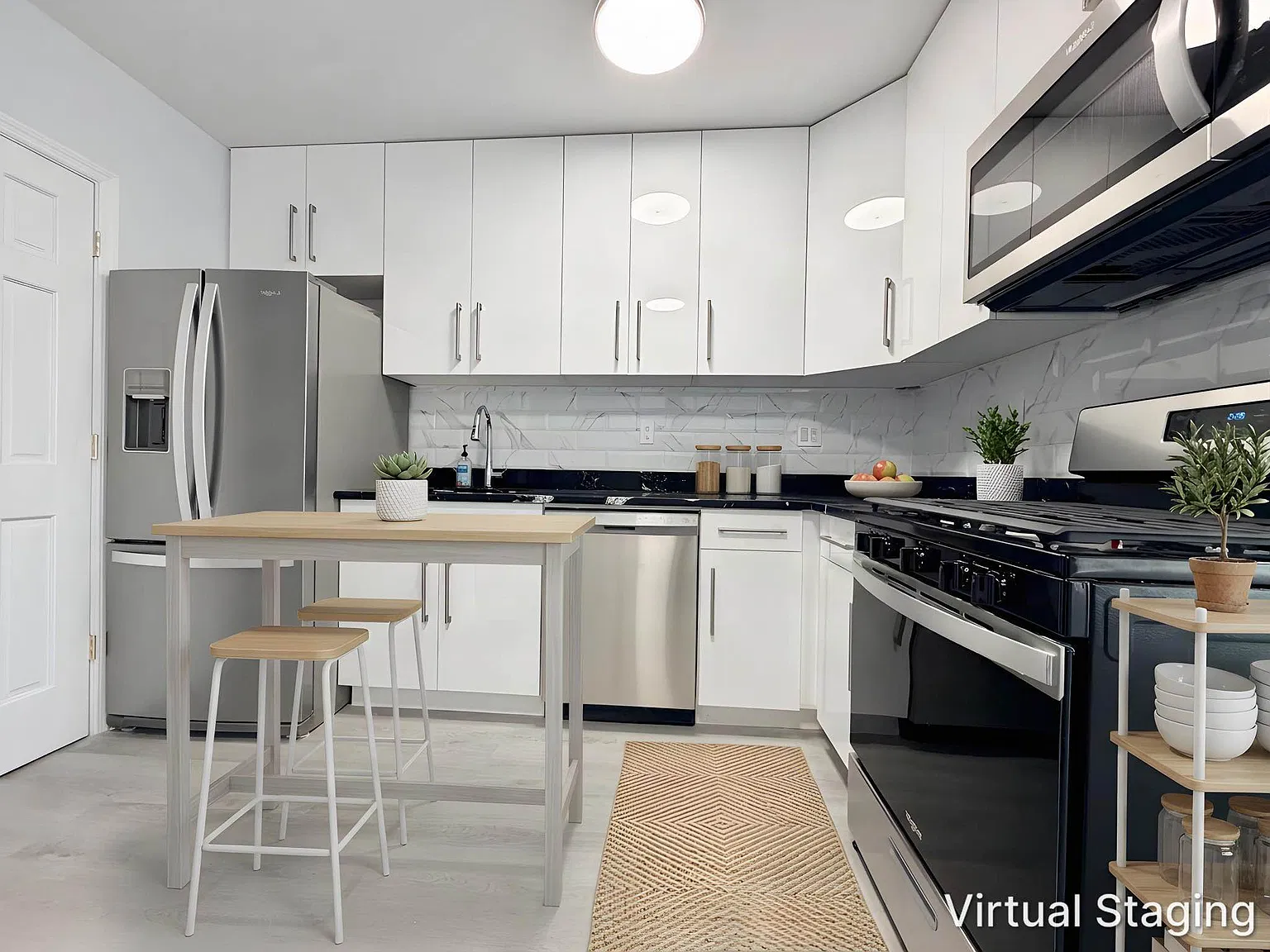 142 Huron Street — Photo 3