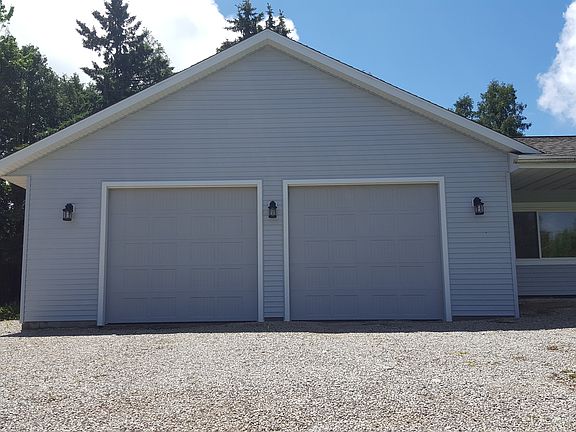 Spacious attached garage