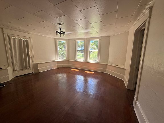 3rd image of 192 Van Ness Ave #4
