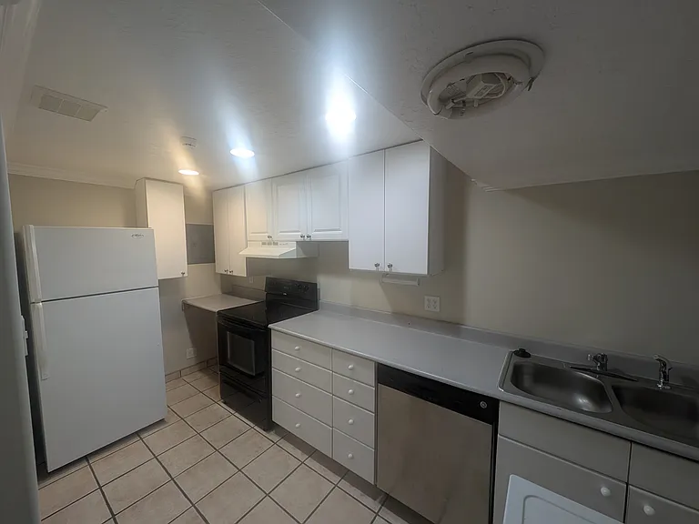 5750 S Dynasty Oaks Cir W — Photo 28