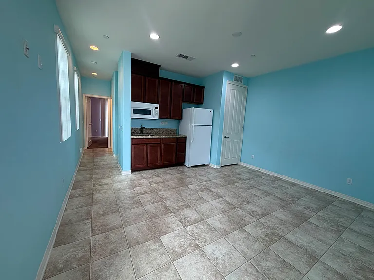 3730 American Elm Rd — Photo 2