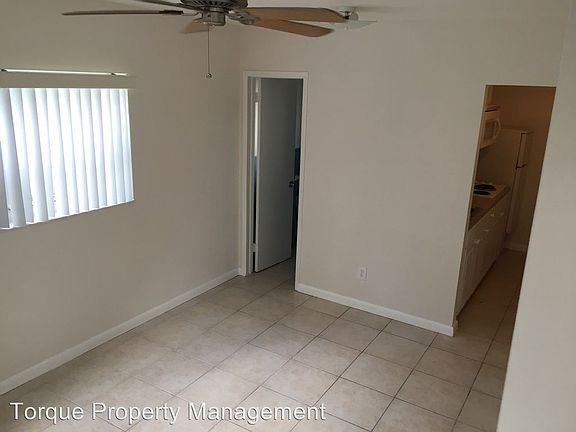 3rd image of 1910 SW 8th St #1