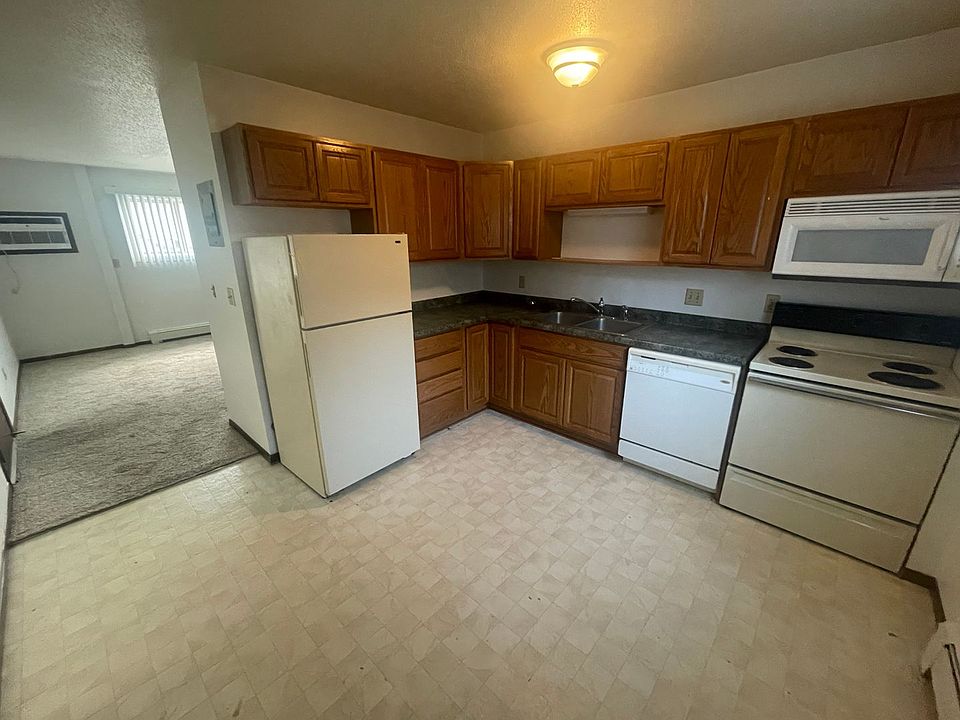 1st image of 612 6th St E #1