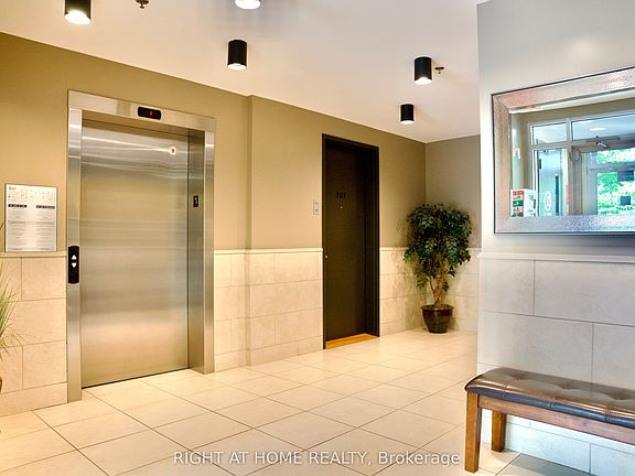 4th image of 400 McLeod St #109