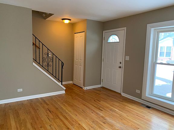 2nd image of 2092 Falmouth Ct
