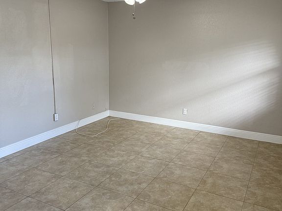 2nd image of 1640 N Dixie Hwy #9