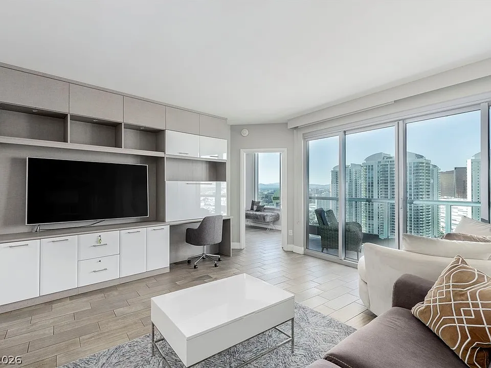222 Karen Ave #3104