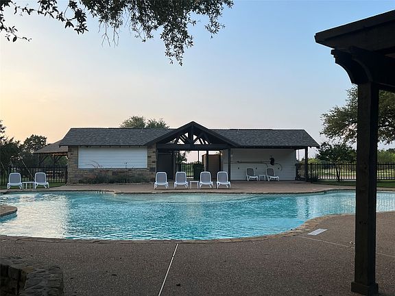 3rd image of 1100 Spyglass Dr