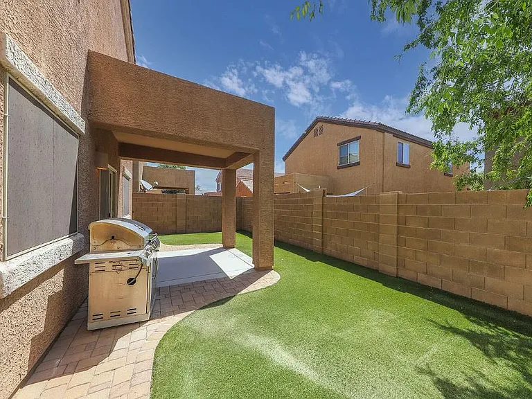 8754 N Mugho Pine Trl — Photo 4