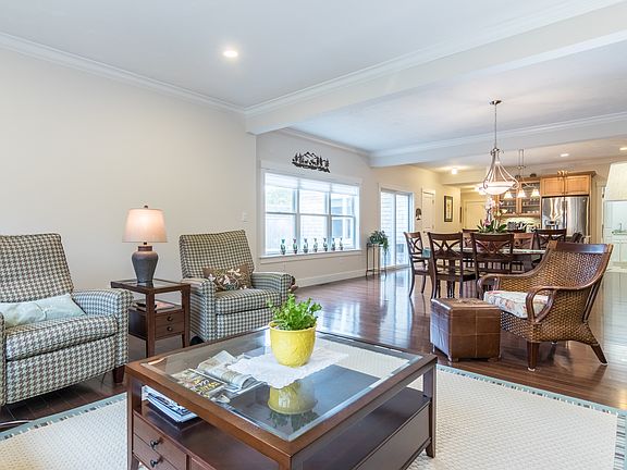 3rd image of 33 Conifer Hill Unit 33