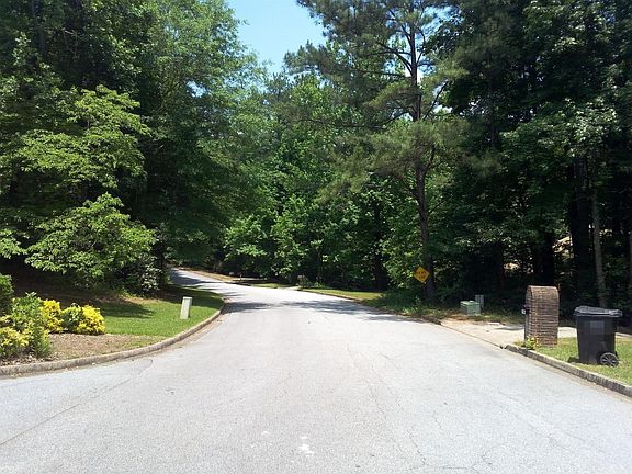 4th image of 595 Ponderosa Ct