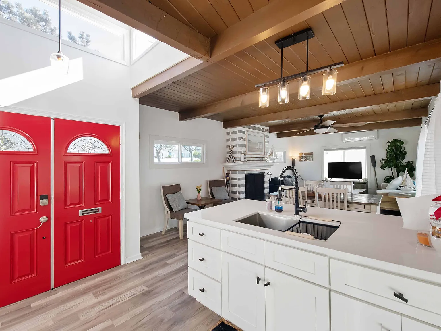 2 bed, 1.5 bath, 1114 sqft, $6,250 — Photo 3
