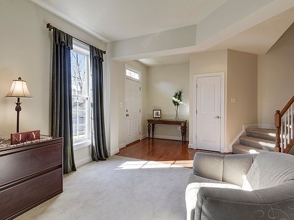 3rd image of 15948 Greymill Manor Dr