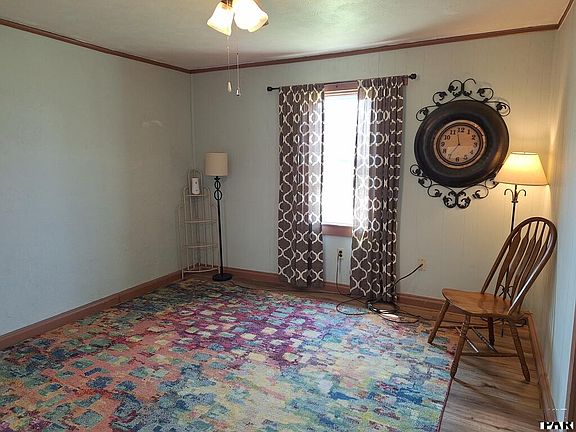 4th image of 701 E 10th Ave