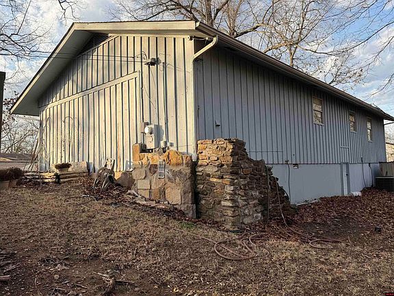 4th image of 2231 Central Blvd