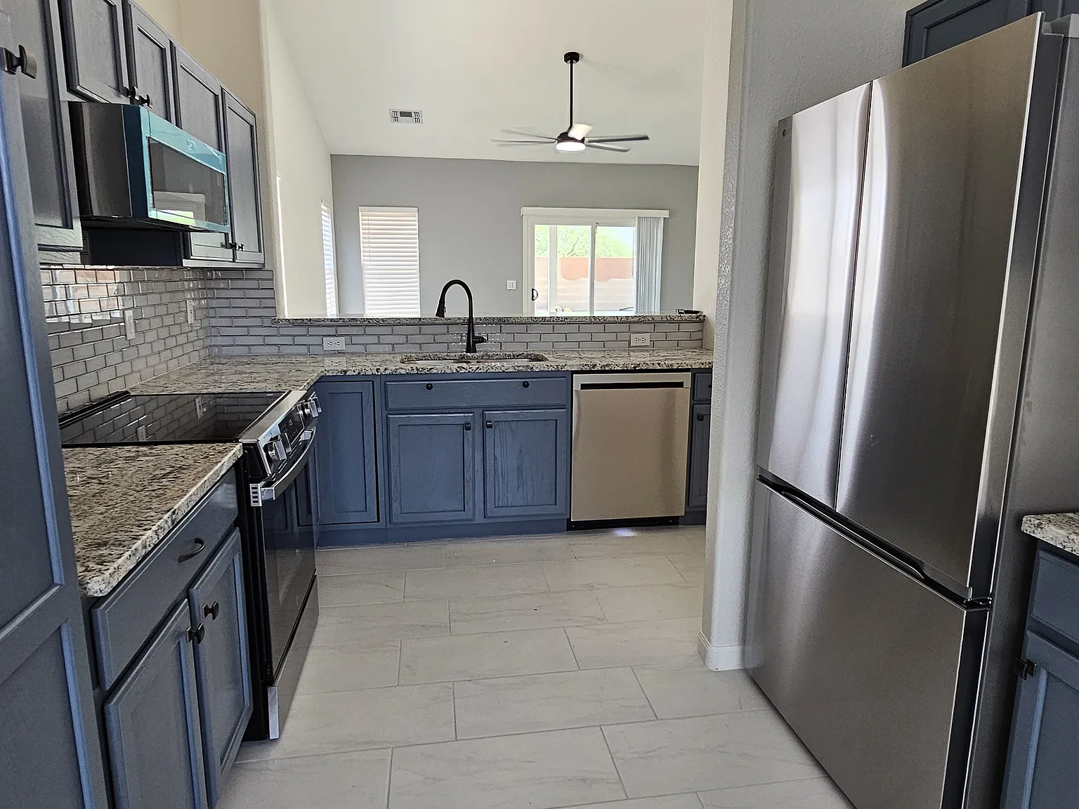 3 bed, 1627 sqft, $2,500 — Photo 4