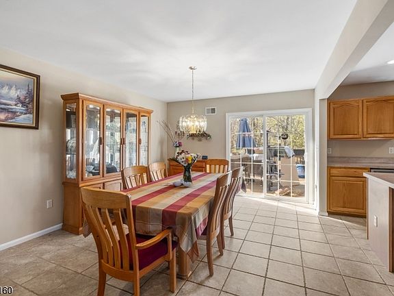 5th image of 24 Reigler Rd