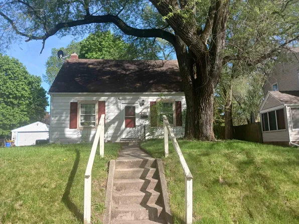 1722 Ohio Pkwy, Rockford, IL 61108