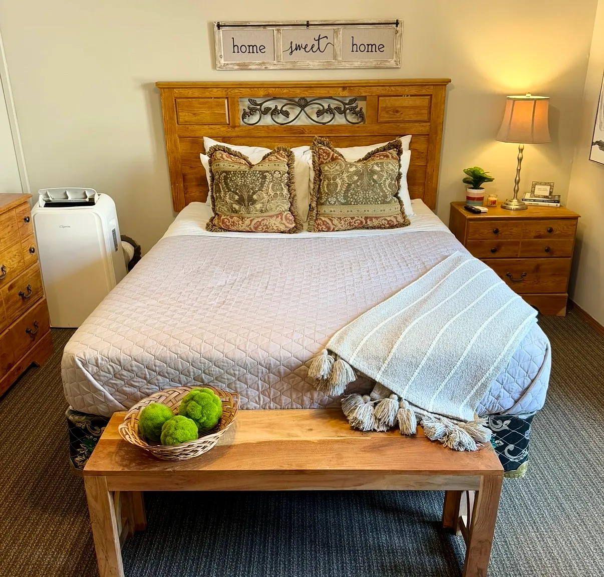 1 bed, 400 sqft, $900 — Photo 1