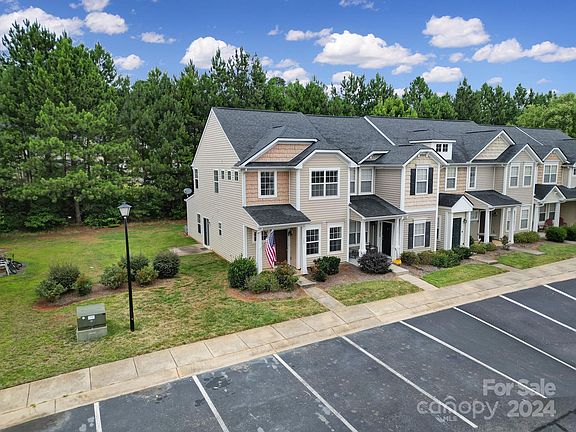 4th image of 340 Hancock Union Ln