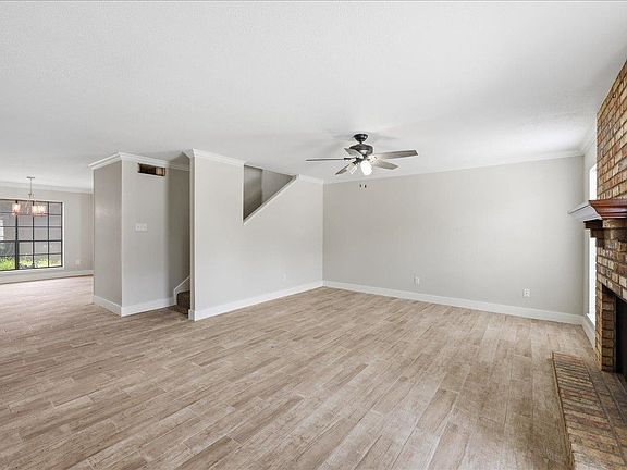 3rd image of 1182 Green Meadow St