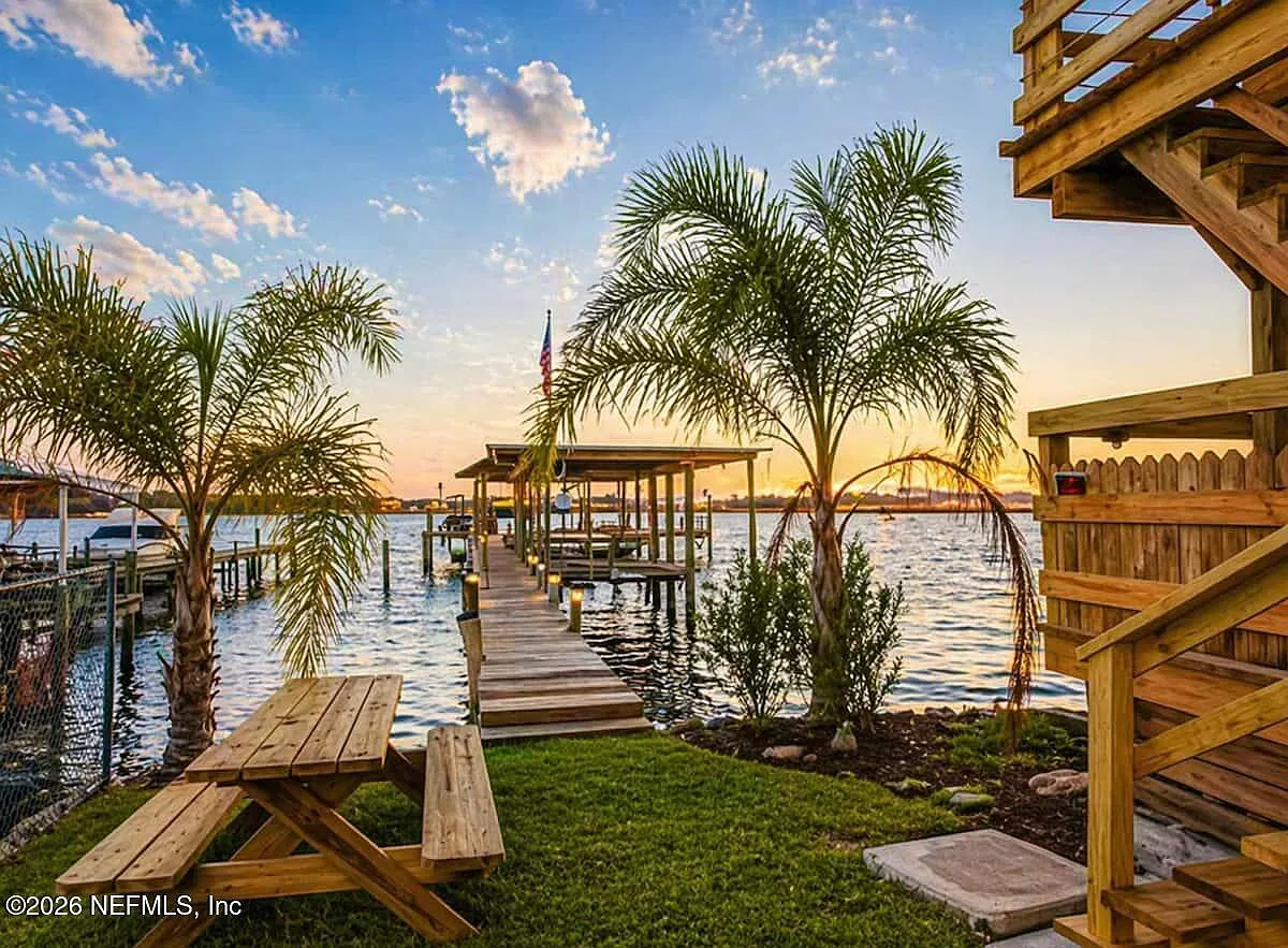 4 bed, 4.0 bath, 2731 sqft, $7,200 — Photo 3