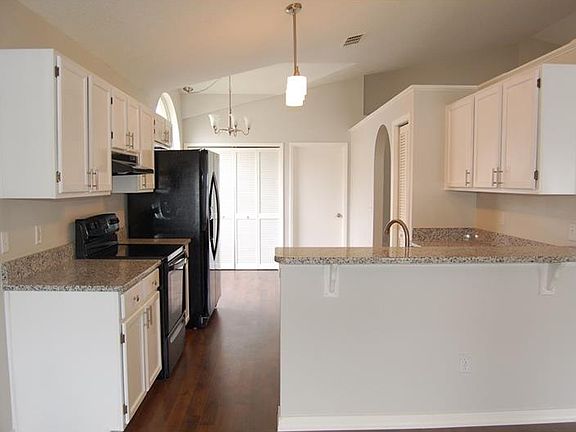 5th image of 12530 Ringwood Ave