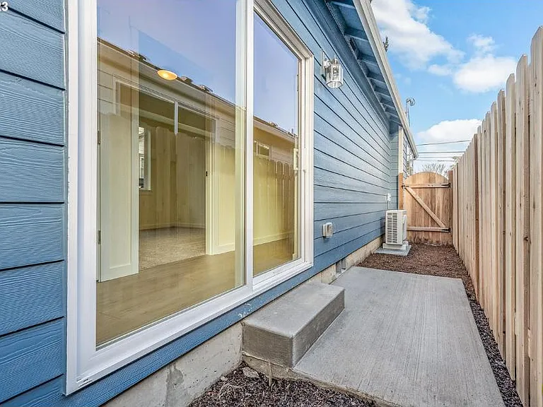 8741 N Burrage Ave — Photo 11